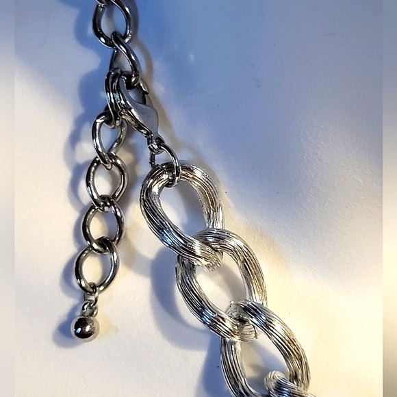 Beautiful Large Bold Gold / Silver Toned Metal & Faux Pearl /AB Crystal Necklace - Picture 3 of 3